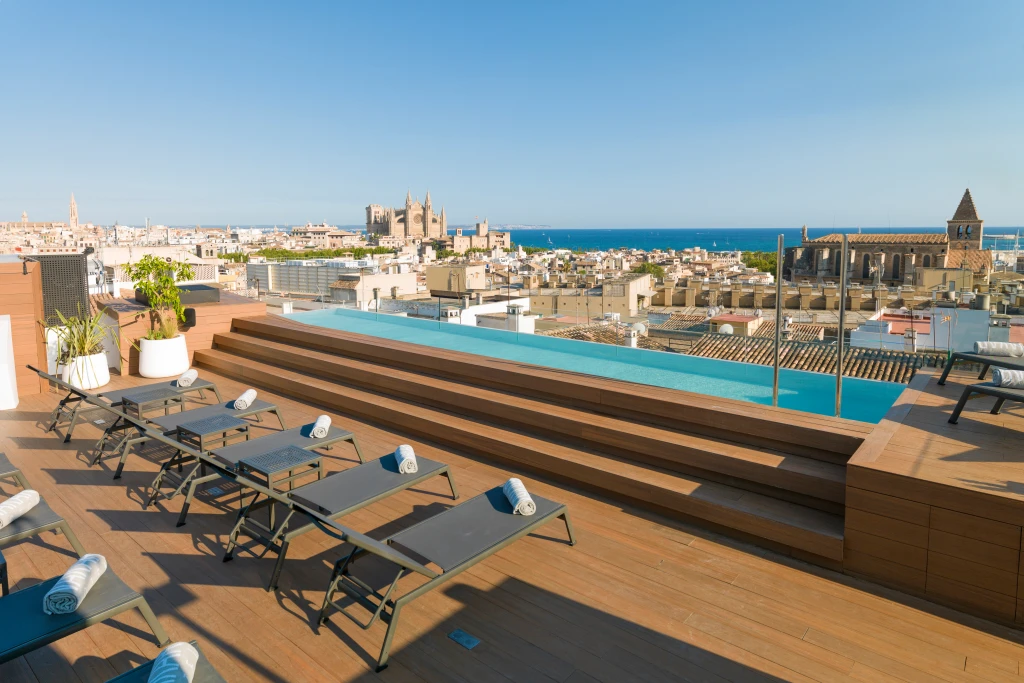 Nakar Hotel | Abitare